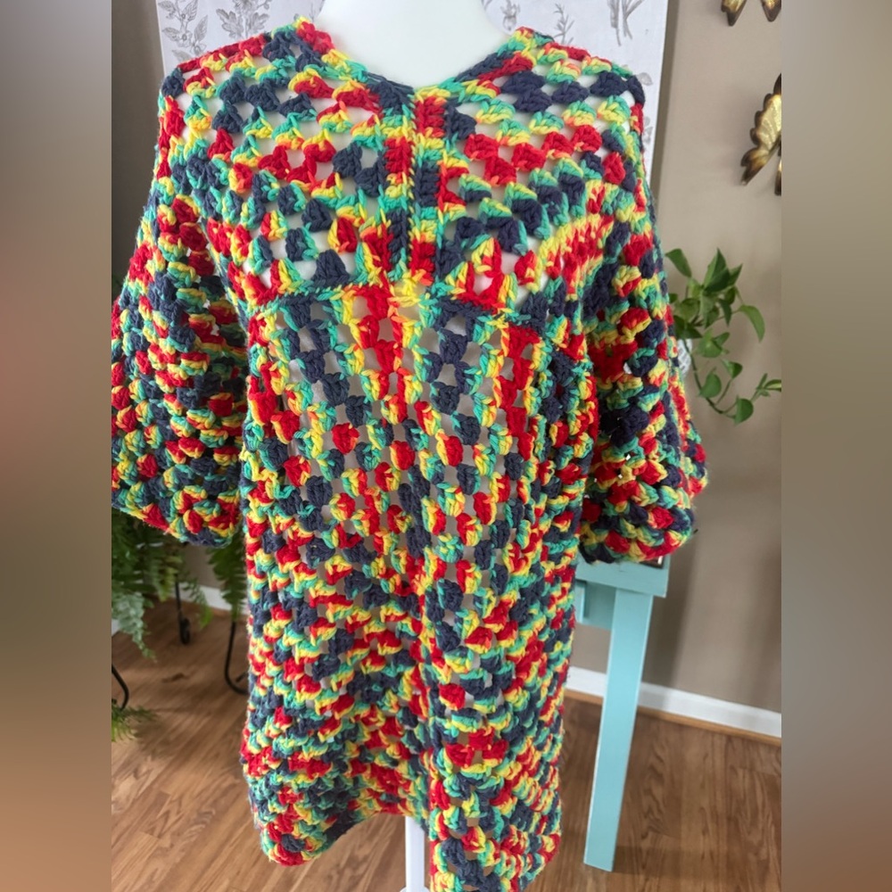 Women’s vintage hand made crochet top. 70’s?